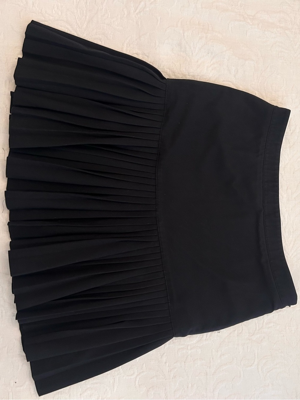 Club Monaco Black Pleated Mini Skirt - Picture 1 of 3